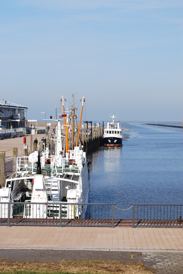 Am Außenhafen von Harlesiel